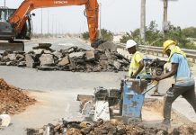 Estrada que dá acesso ao Estádio 11 de Novembro em obras