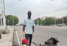 Limpeza das sarjetas do Kilamba continuam