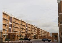 SÃO FALSAS AS INFORMAÇÕES SEGUNDO AS QUAIS ESTÃO A SER COMERCIALIZADAS HABITAÇÕES NO PROJECTO KK5800