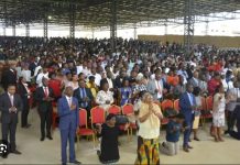 Angola tem um pastor para cada 258 habitantes e um médico para cada 10.000