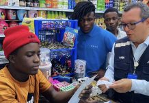 Comerciantes sensibilizados para eliminação progressiva do plástico