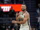 Stephen Curry reduz o salário e renova por duas temporadas