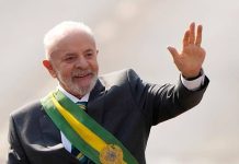 Lula é reeleito e Flávio Bolsonaro pede anulação das eleições